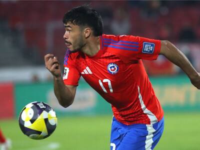 Los 12.000 kilómetros que complican a Gabriel Suazo en el Sevilla