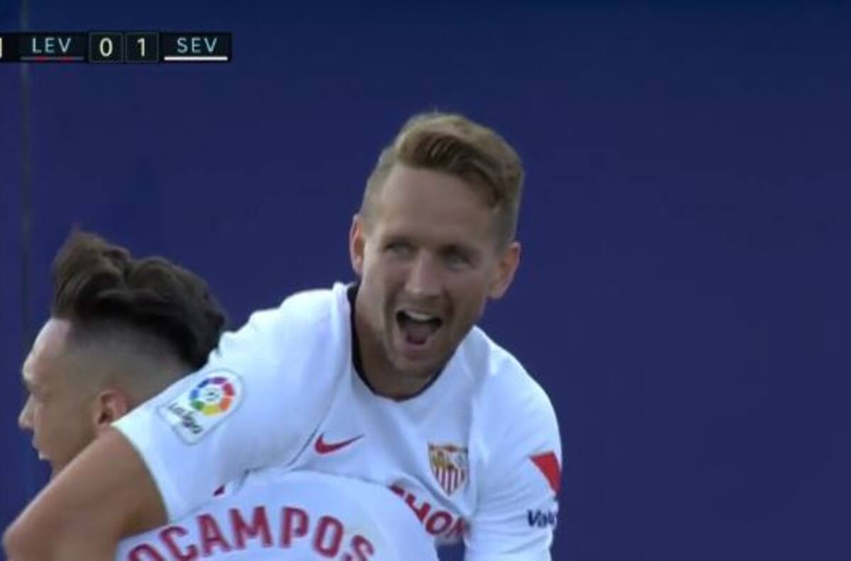 Luuk de Jong marcó un golazo a los 24 segundos para el Sevilla