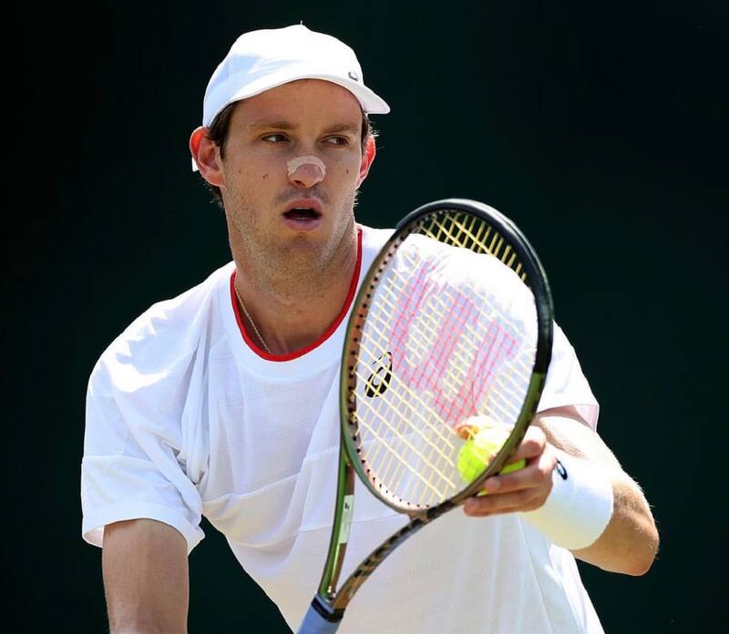 El tenista chileno quedó eliminado de Wimbledon en un parejo encuentro ante Carlos Alcaraz, número 1 del mundo.