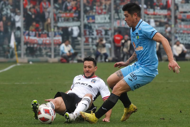 El último partido que disputó el defensa de O'Higgins fue el sábado 15 de julio en la derrota de visita por 2-0 frente a Colo Colo en el Estadio Monumental. (Foto: Agencia Aton)