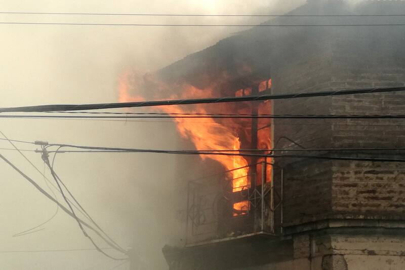 Un adolescente detenido y otro en riesgo vital tras voraz siniestro. Créditos: ATON (imagen referencial).