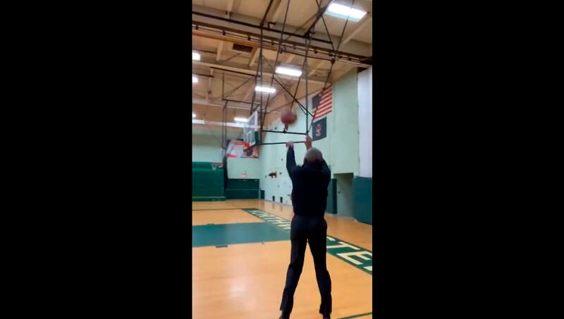 Santiago 17 de mayo 2019
En el marco de la Temporada de Eclipses en Chile, el ministro Secretario General de la Presidencia, Gonzalo Blumel, presenta una nueva edicion del encuentro “Dialogos en La Moneda”. En la oportunidad, el astronómo José Maza realizará una exposición sobre los eclipses. Luego, el ministro de Ciencia, Andrés Couve, sostendrá un diálogo con el profesor y con la también Premio Nacional de Ciencias Exactas, María Teresa Ruiz.
Karin Pozo/Aton Chile