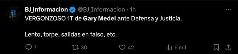 Hinchas de Boca Juniors criticaron y festinaron con el reestreno de Gary Medel.