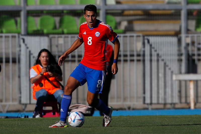 Jonathan Villagra debe elegir entre Colo Colo o la U. Foto: Aton.
