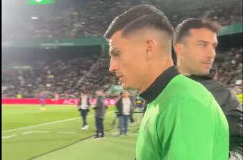 VIDEO | “Primer día en la oficina”: Elche presume a Lucas Cepeda tras su primera citación ante el Barcelona