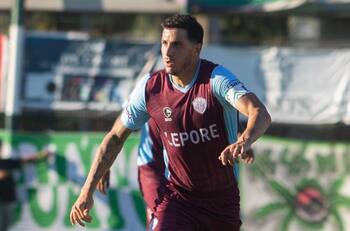 Se fue gratis de Colo Colo, fichó en Argentina y ahora fue despedido por una fuerte pelea con su DT