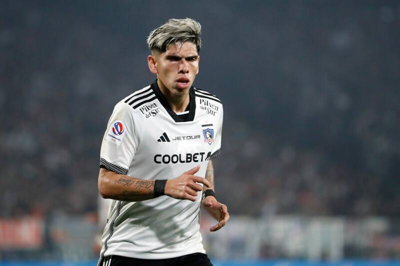Carlos Palacios puso en suspenso su continuidad en Colo Colo. Foto: Aton.