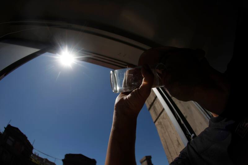 Las máximas podrían incluso superar los 32° en Santiago durante los próximos días. Créditos: Raul Bravo/Aton Chile.