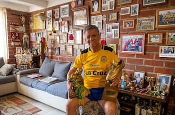 “Pititore” Cabrera: el goleador que sacaron del servicio militar para jugar fútbol y nunca pudo con sus sombras