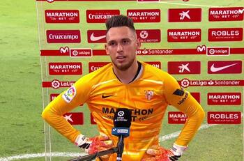 Se vistió de arquero: El tapadón del defensor Lucas Ocampos que le dio el triunfo al Sevilla