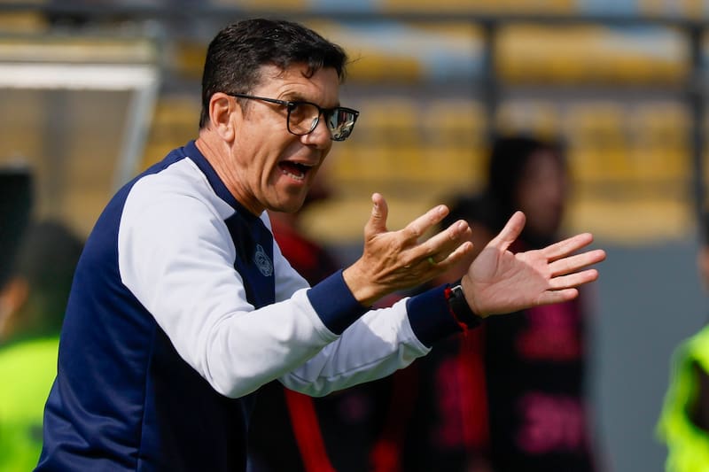 dejó la banca de Everton. Foto: Photosport