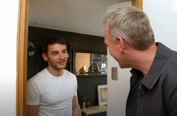 Baño con dos duchas y piso de vidrio: Así es la lujosa casa de Tomás González