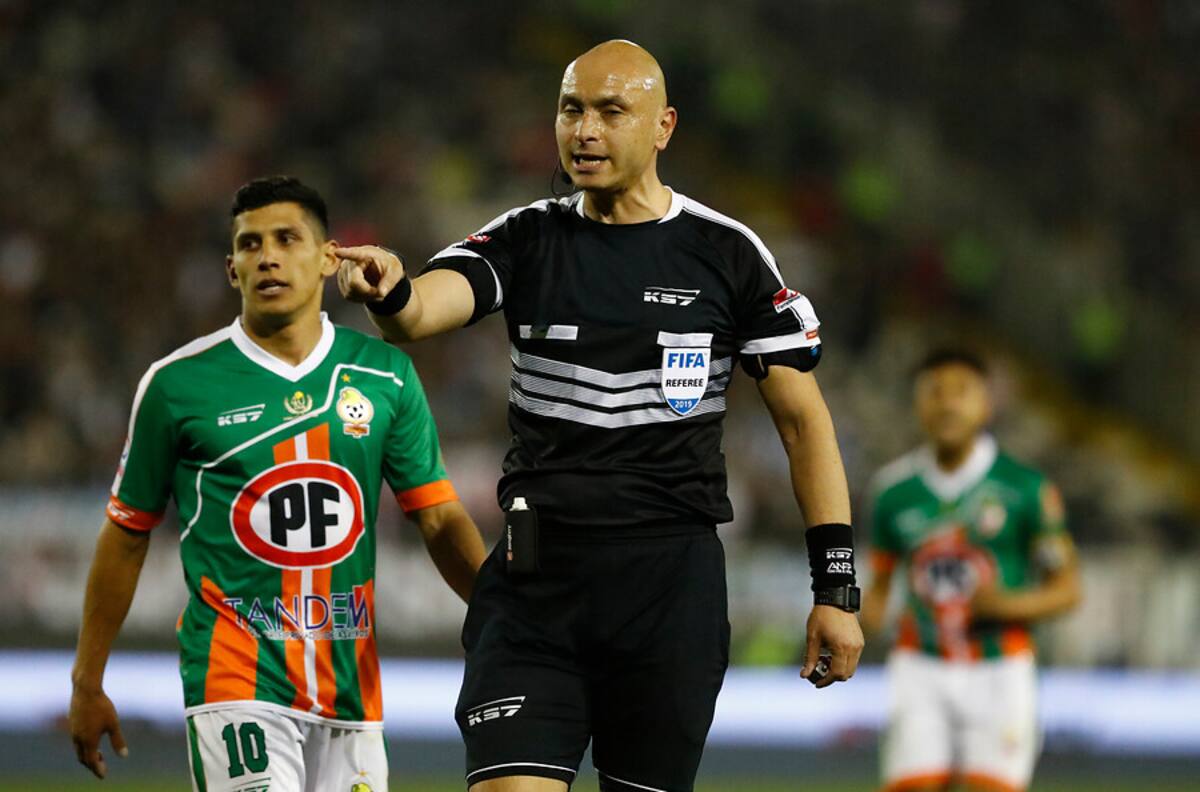 Informe arbitral denunció ataques de hinchada contra portero de Cobresal