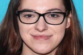 Mujer robó computadora a Nancy Pelosi e intentó vendérsela a los rusos, reportó el FBI