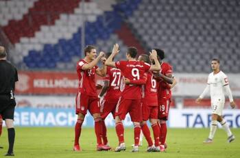 El VAR también volvió y validó el gol de Lewandowski y triunfo del Bayern Munich
