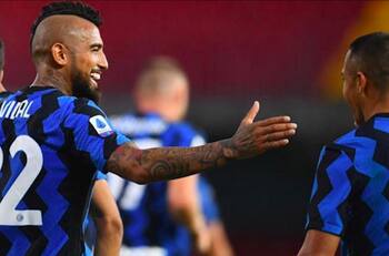 Alexis Sánchez y Arturo Vidal fueron criticados por los medios italianos tras el empate del Inter