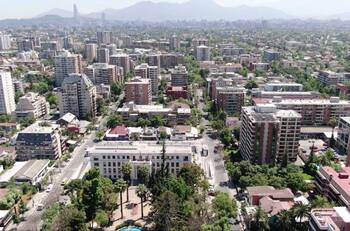 Por millonarias deudas de empresa dueña: este edificio completo será rematado en Ñuñoa