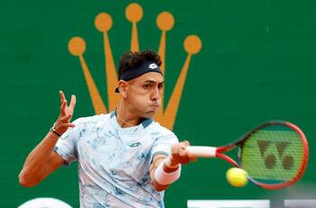 Quién transmite a Alejandro Tabilo vs. Zizou Bergs y a qué hora juegan en el ATP 500 de Tokio