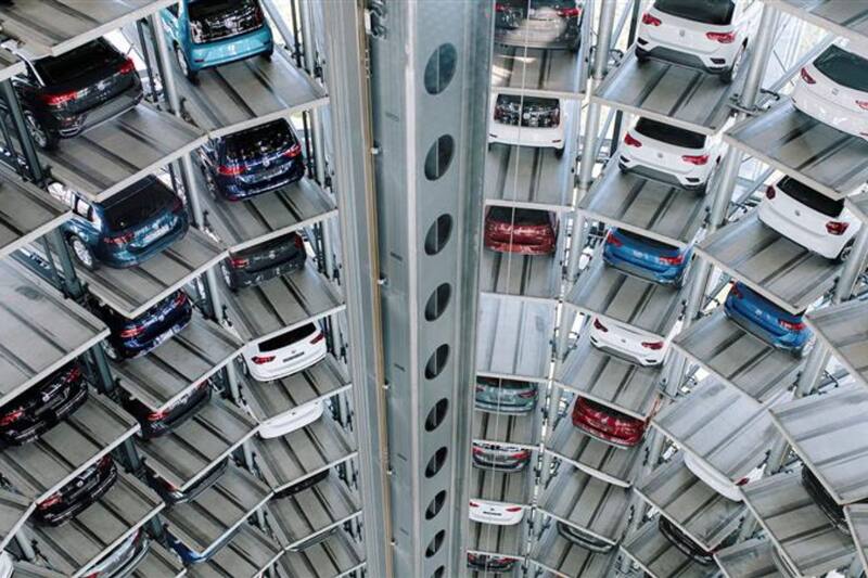 Volkswagen cerraría tres fábricas por la crisis económica