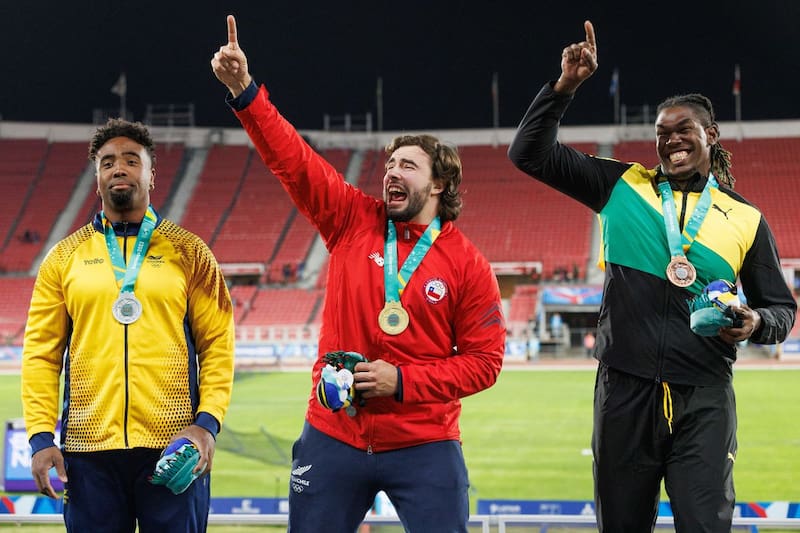 El atleta chileno Lucas Nervi celebra su oro panamericano en el lanzamiento del disco. Foto: Óscar Muñoz/COCH.