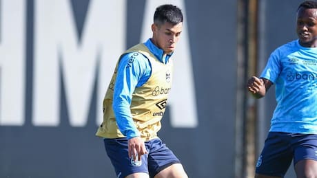 Alexander Aravena cerca de salir: no jugó en el debut de Gremio y su futuro se define entre Europa y Sudamérica