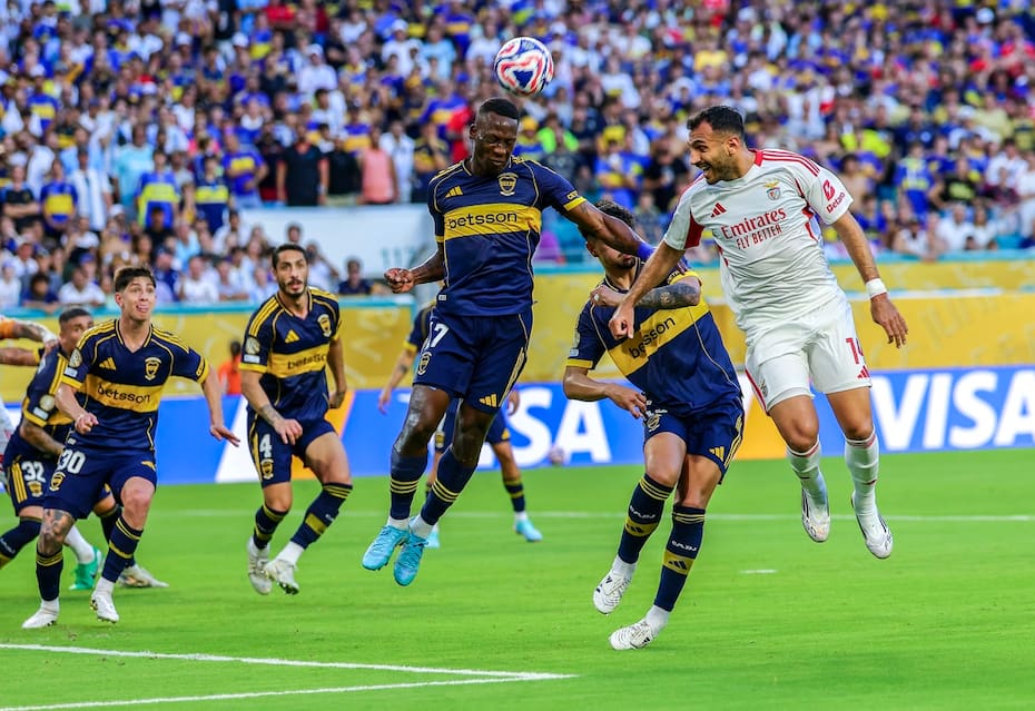 Empataron 2-2 en el debut con Benfica.