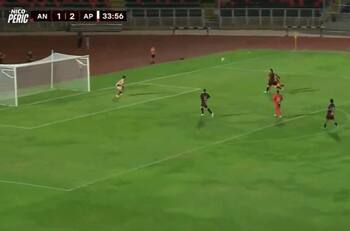 VIDEO | Para enmarcar: Dos leyendas anotaron golazos en la despedida de Nicolás Peric