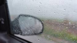 ¿Cómo evitar que se empañen los vidrios de tu auto en días de lluvia y frío?