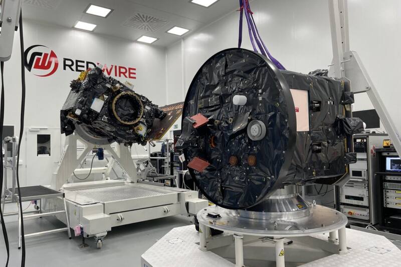 Será la primera vez en que dos satélites se trasladas con este nivel de precisión.