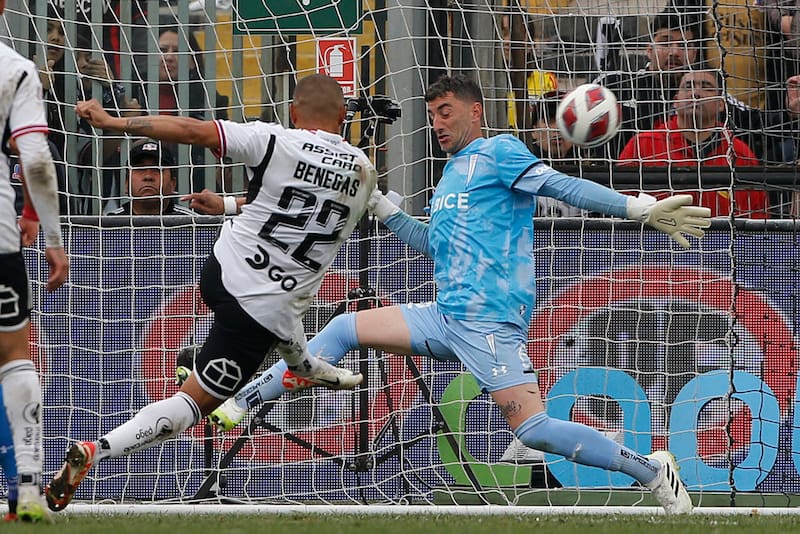 El delantero marcando el gol ante la UC en 2023. Foto: Agencia Aton.