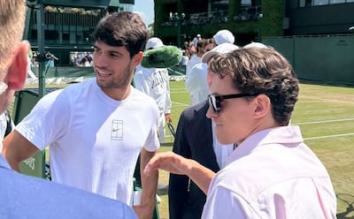 Carlos Alcaraz se encontró con Spiderman en Wimbledon y le lanzó un desafío: “Cuando quieras...”