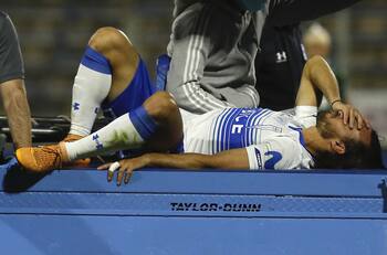 ¿Cuántos partidos se puede perder? Preocupación en la UC por la lesión del Chapa Fuenzalida