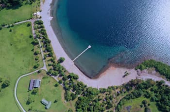 A menos de 2 horas de Temuco se encuentra este increíble camping con acceso a un gran lago