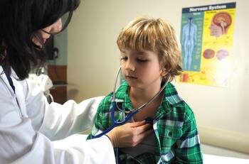 Bono Control Niño Sano: Revisa cómo acceder a la suma de $264 mil del beneficio