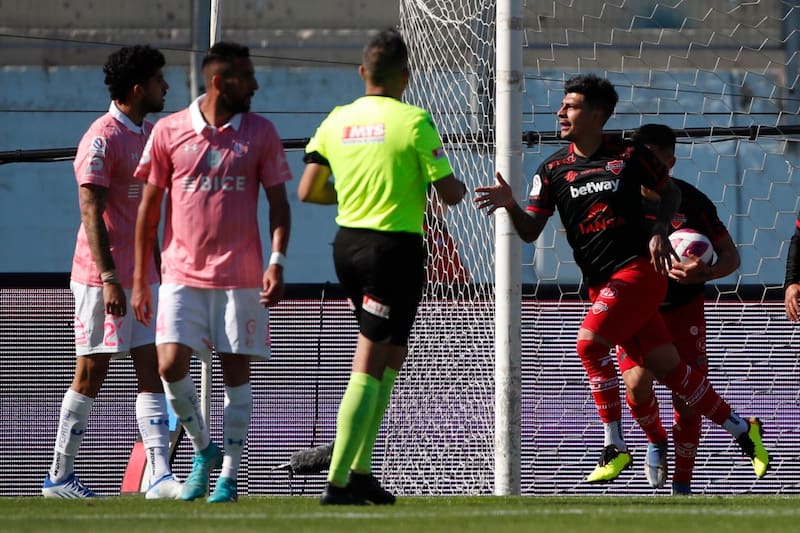 Ñublense recibe a Universidad Católica en la septima fecha del Campeonato Nacional. Foto: Agencia Aton