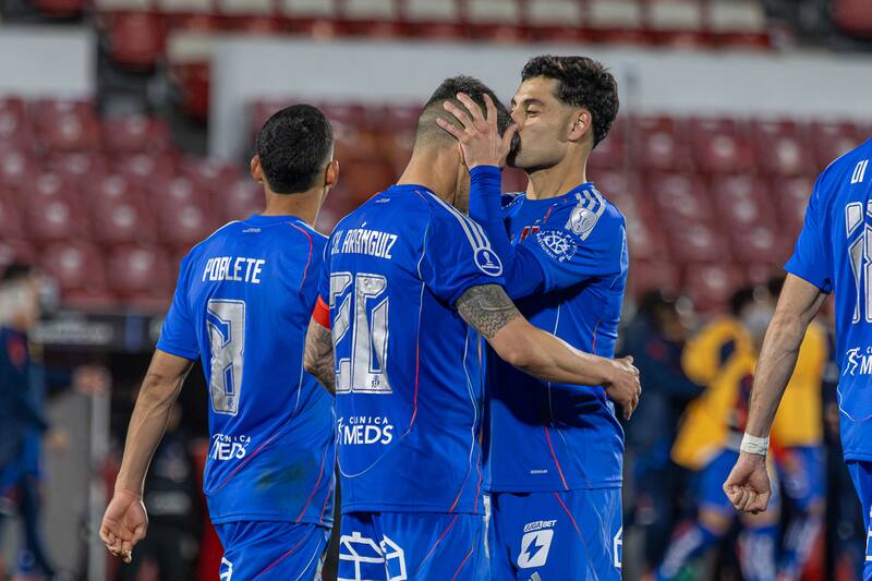 Los jugadores azules celebran el gol del empate 2-2 ante Lanús por Copa Sudamericana. Foto: Felipe Escobedo