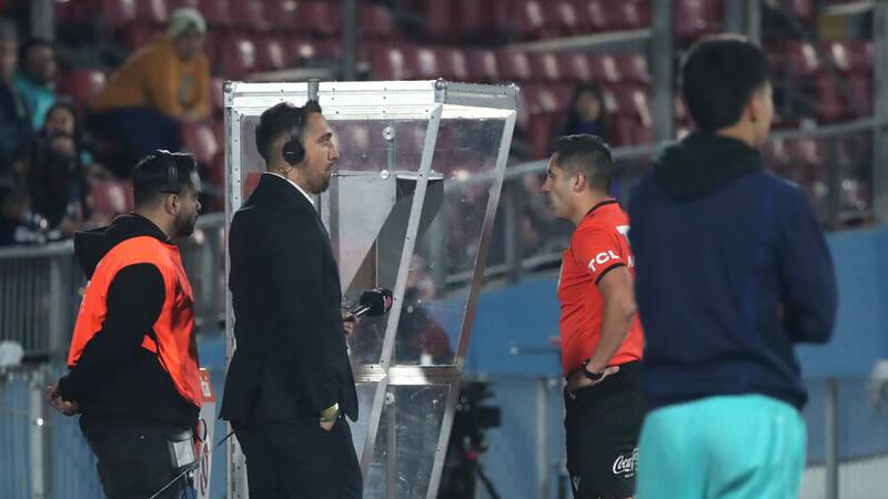 VIDEO | Ni el VAR convenció al árbitro: el polémico penal a favor de la U en el duelo frente a Huachipato