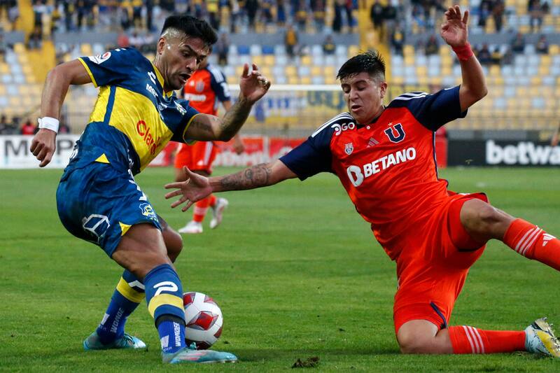 Universidad de Chile ante Everton en Viña del Mar. Foto: Aton.
