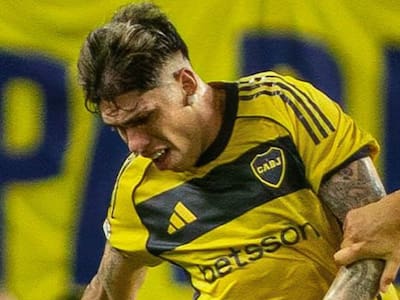 “Con 2 señoritas”: Aseguran que Carlos Palacios salió a festejar en medio de crisis en Boca
