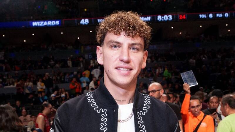 se llevó criticas por asistir a la NBA.