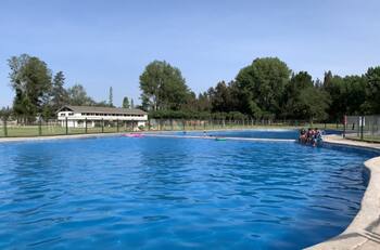 “10 hectáreas de aire puro y naturaleza”: Este camping ubicado en las afueras de Santiago es ideal para disfrutar al aire libre