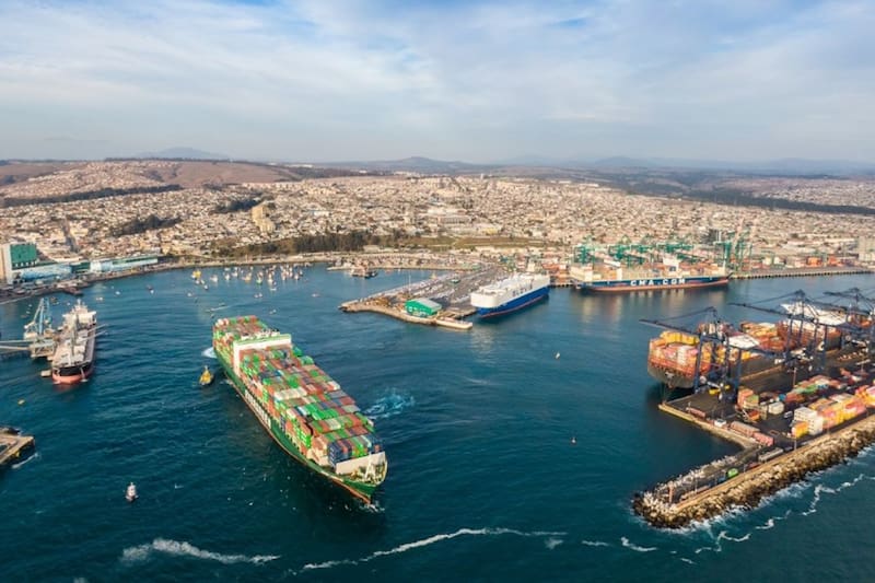 Es principal terminal marítimo de Chile.