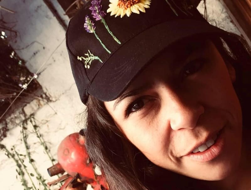 Bailarina de profesión, Catalina era parte del staff de la productora Lotus en Santiago 2023.