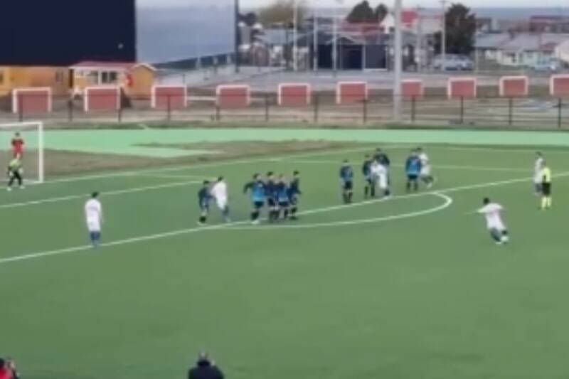 y su golazo de tiro libre.