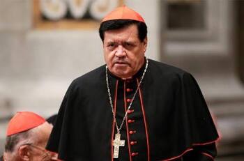 Arquidiócesis: Cardenal Rivera debe pagar sus gastos médicos por atenderse en salud privada