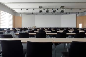 Renuncia rector de universidad chilena que enfrenta severa crisis: deudas llegan a $38 mil millones