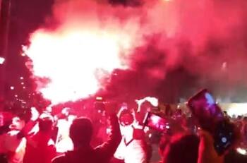 VIDEO | El increíble recibimiento de la hinchada peruana a su selección previo al partido ante La Roja