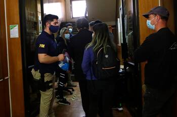 La versión de una testigo sobre el robo de computadores en la Seremi de Salud