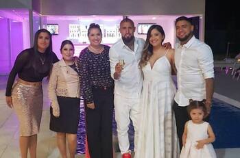 Hermana de Arturo Vidal detalló cuáles son los negocios del "King" en Chile