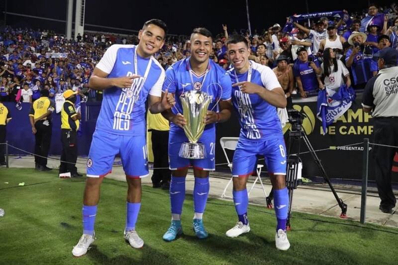 El chileno consiguió un título en su año y medio en el Cruz Azul.
